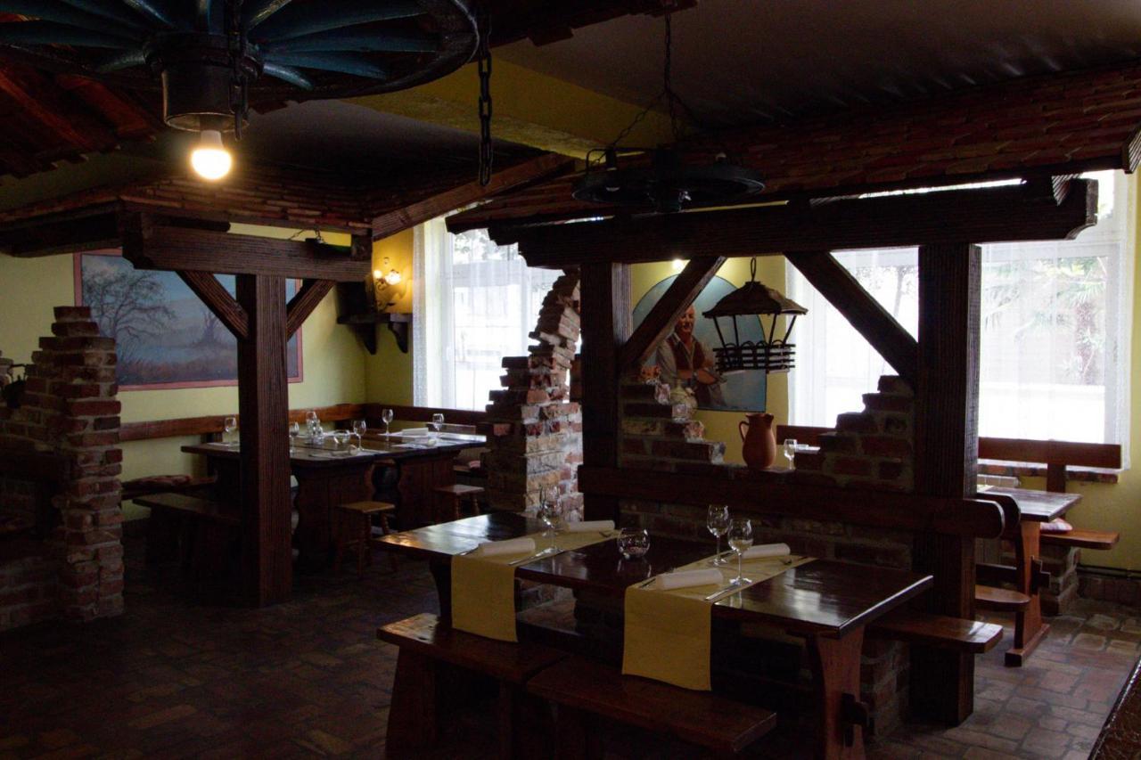 Biergarten מדולין מראה חיצוני תמונה