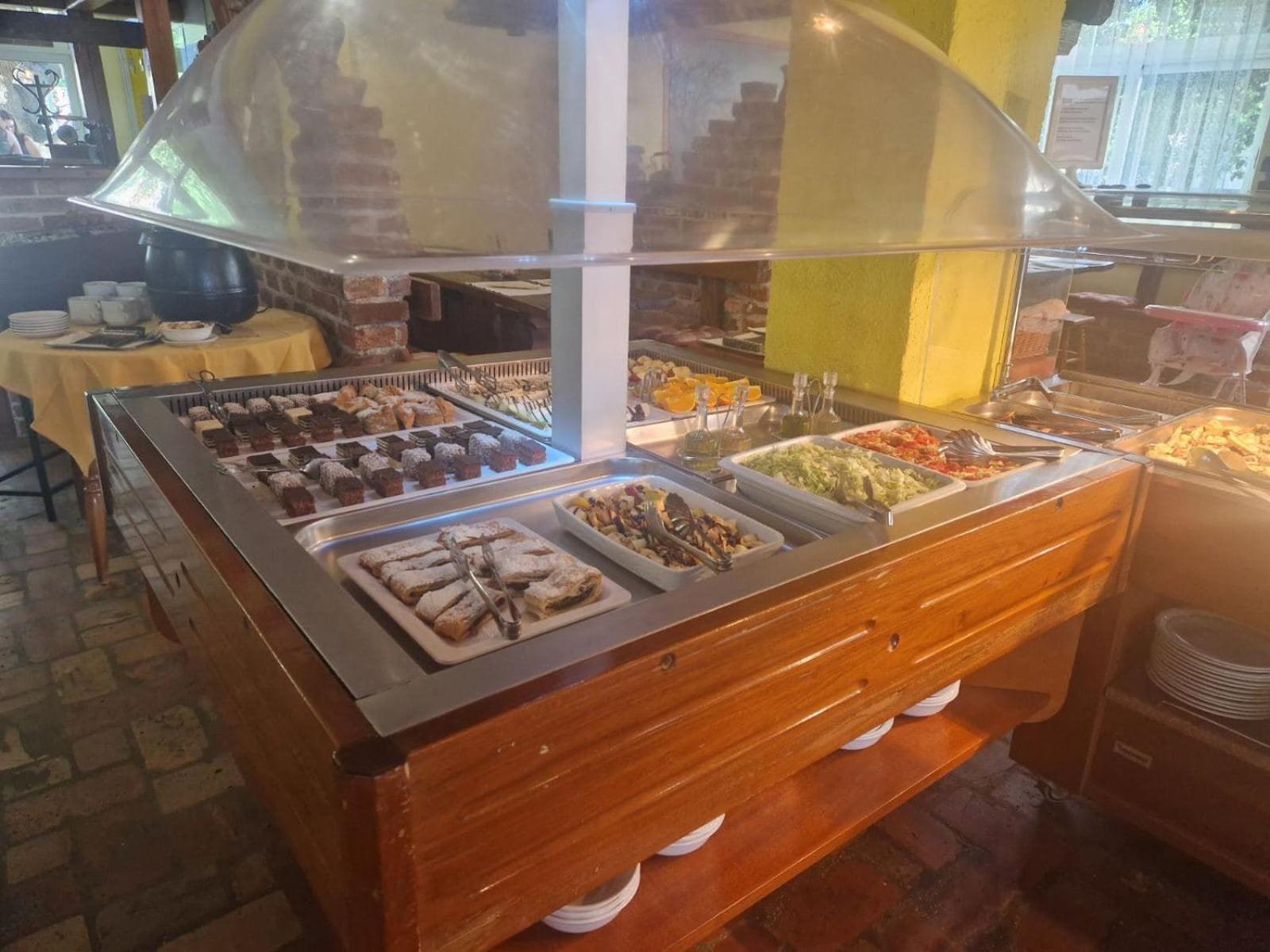 Biergarten מדולין מראה חיצוני תמונה