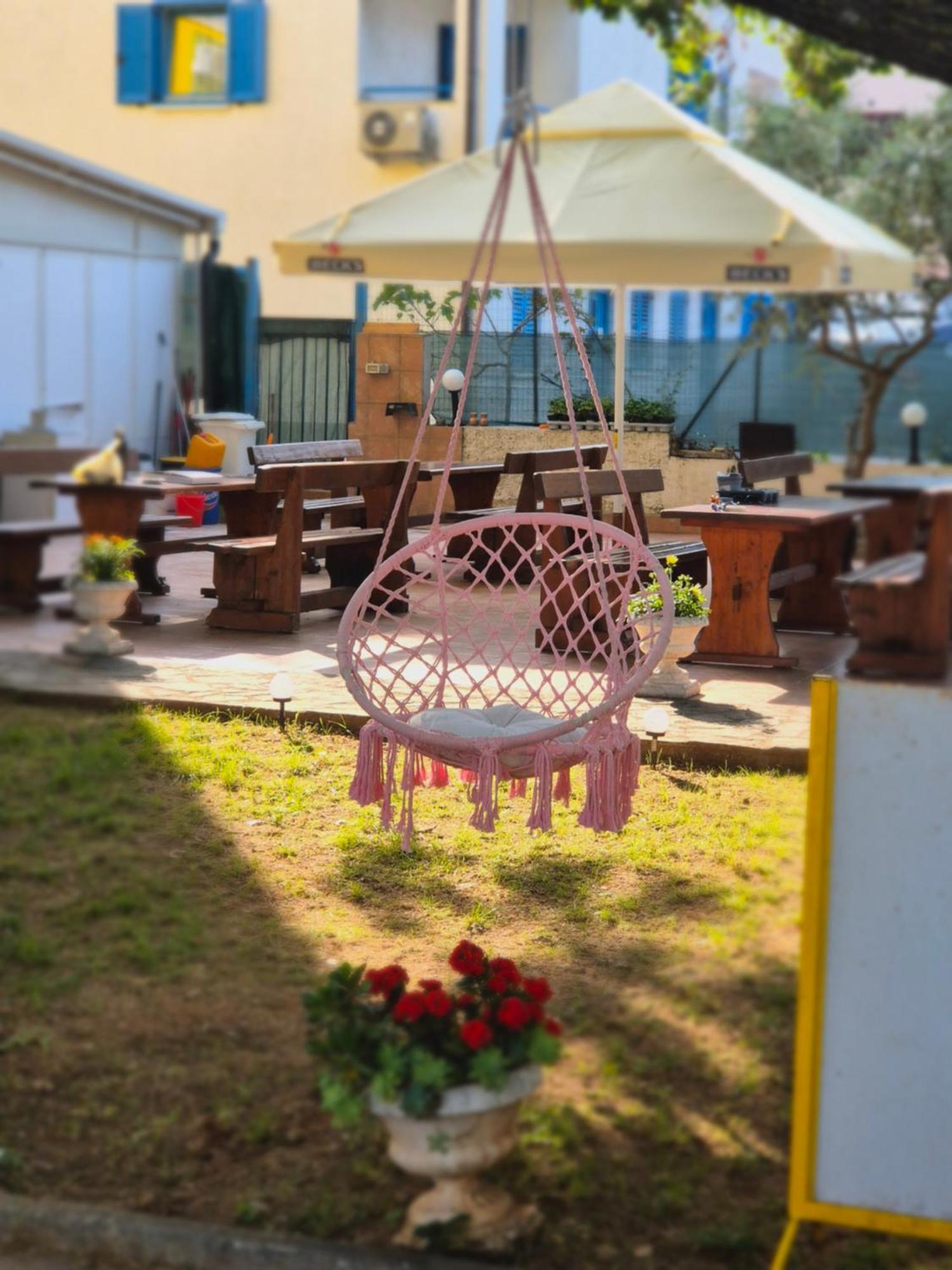 Biergarten מדולין מראה חיצוני תמונה