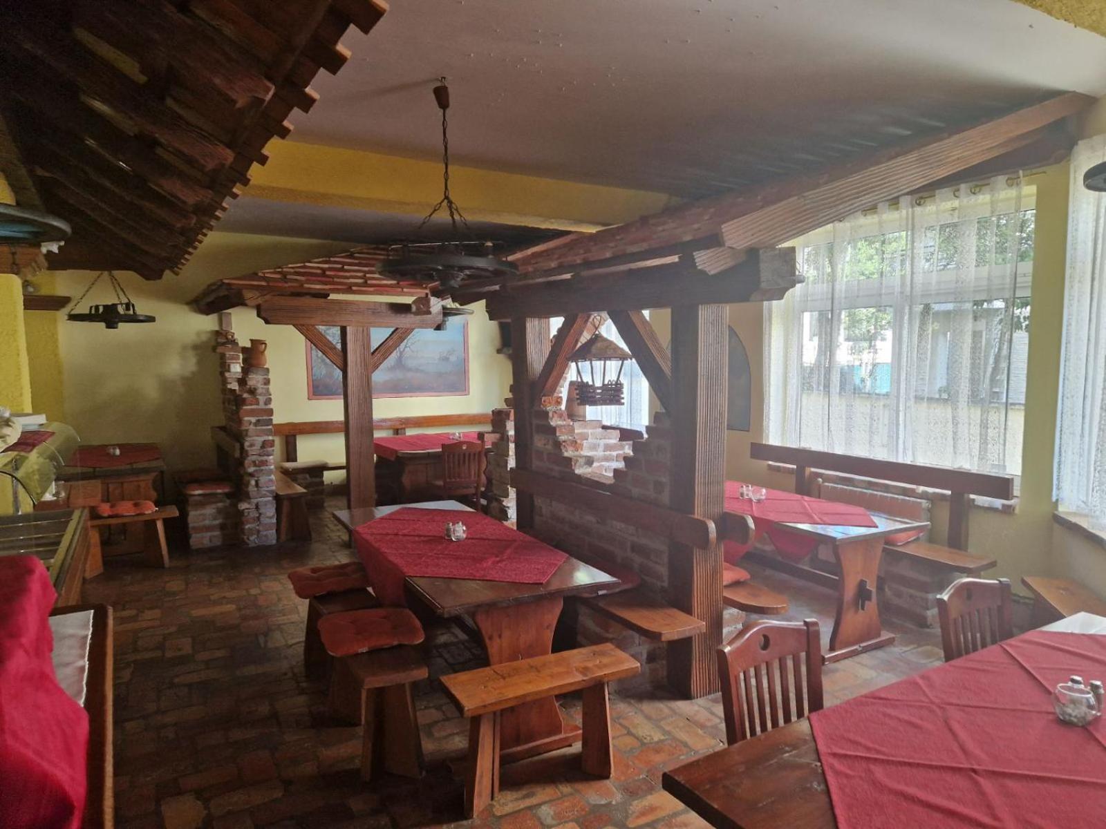 Biergarten מדולין מראה חיצוני תמונה