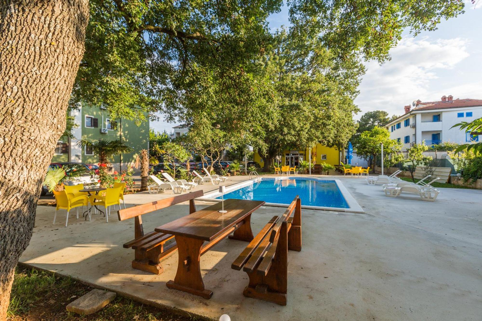 Biergarten מדולין מראה חיצוני תמונה