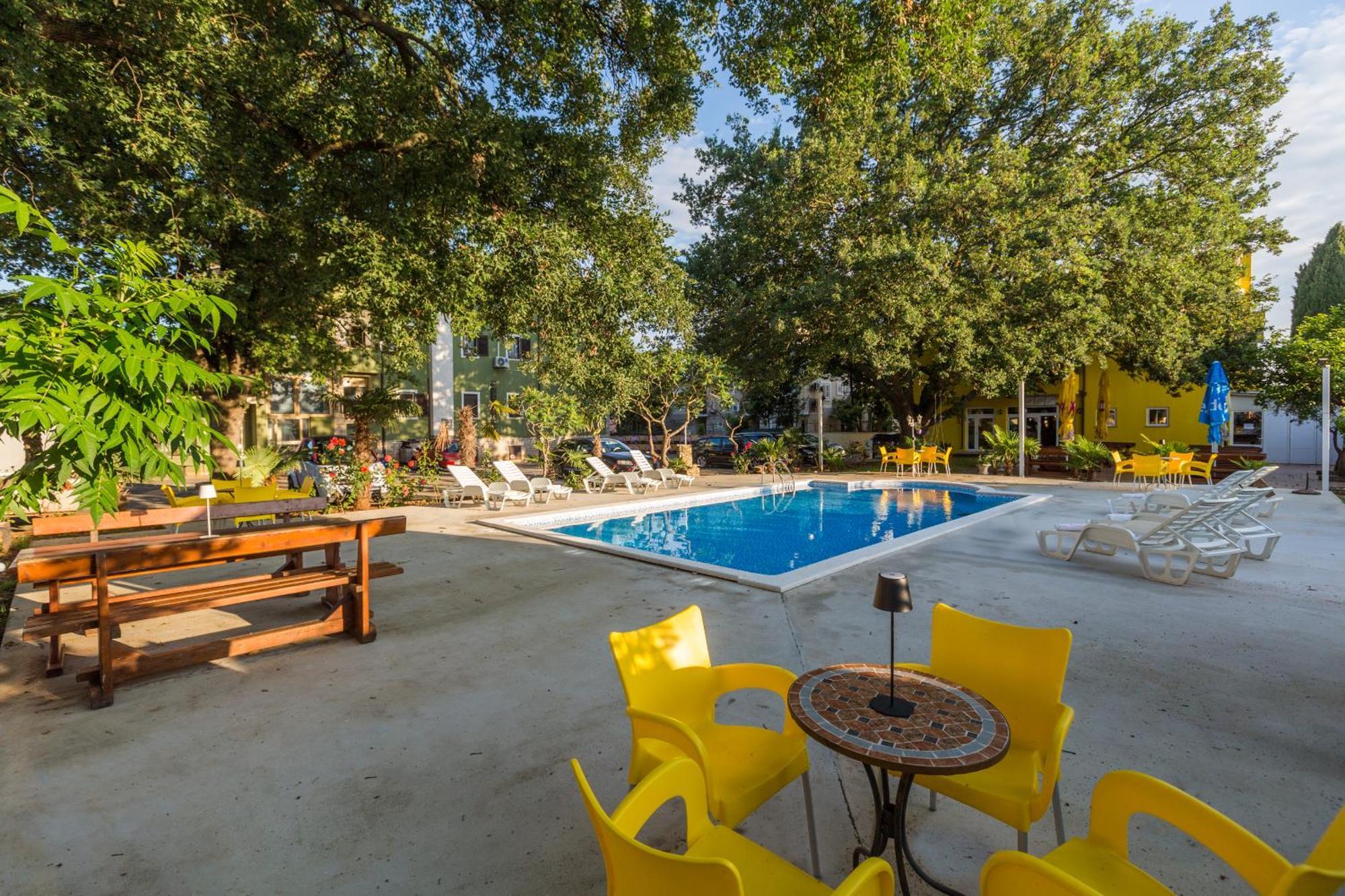 Biergarten מדולין מראה חיצוני תמונה